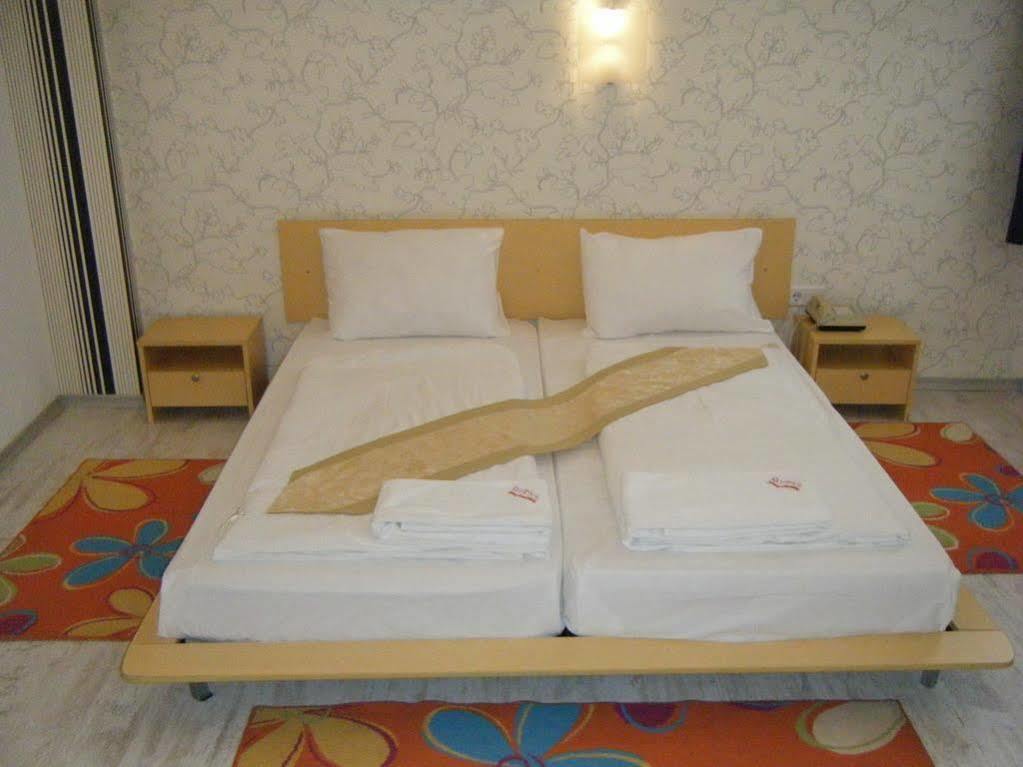 Scotty'S Boutique Hotel Sofia Exteriör bild